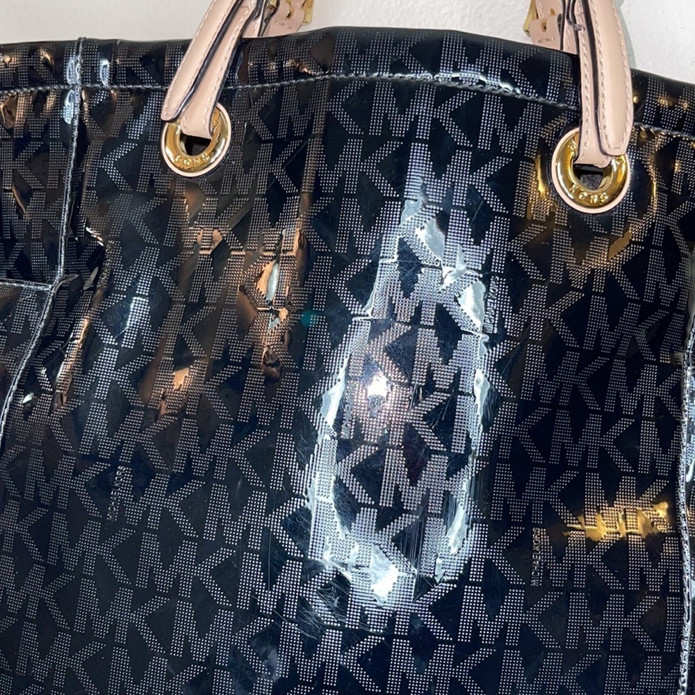 Michael Kors Jet Set Tote Bag - Picture 2 of 13